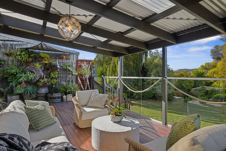 Pelican Place – absolute waterfront overlooking MONA