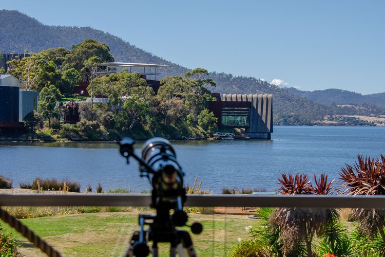 Pelican Place – absolute waterfront overlooking MONA