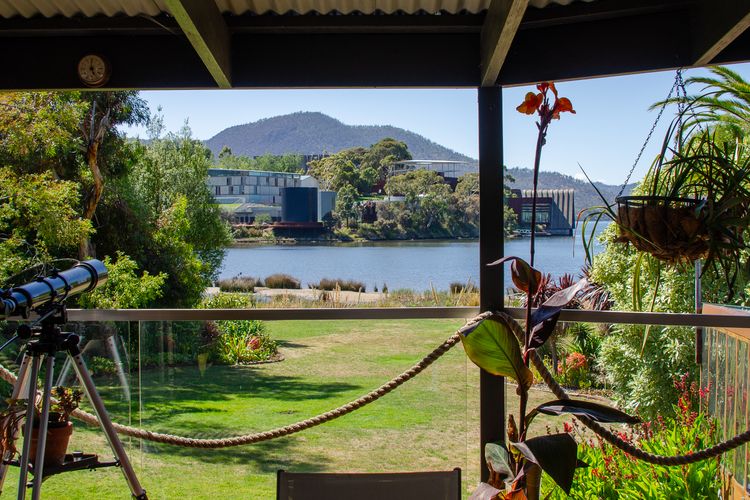 Pelican Place – absolute waterfront overlooking MONA