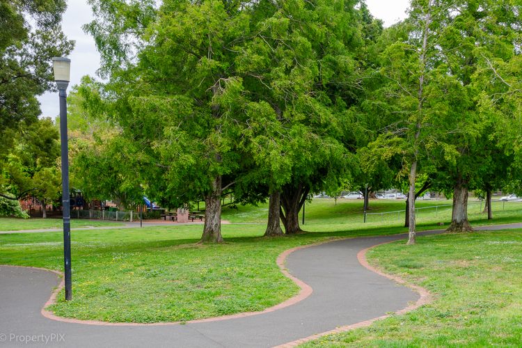 Soundy Park (2 minute walk)