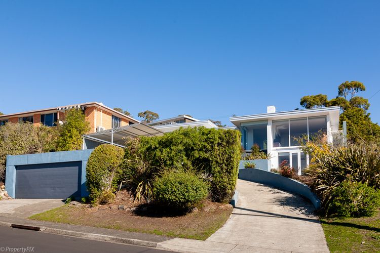 Birngana stylish spacious with stunning views