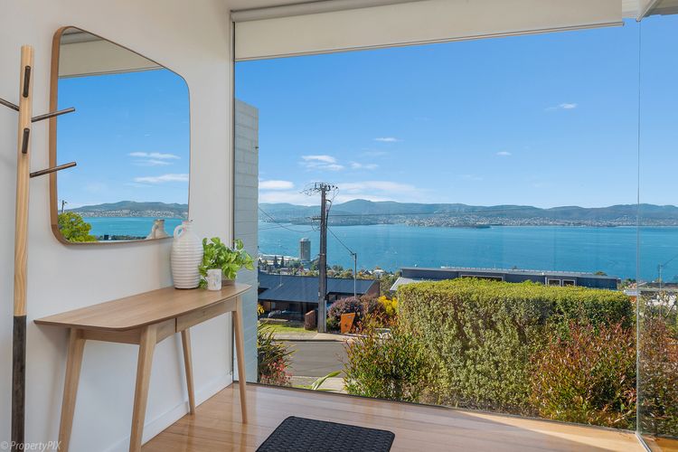 Birngana stylish spacious with stunning views