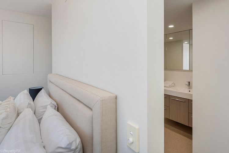 Queen bedroom with ensuite - lower level - please note: access via King bedroom and stairs