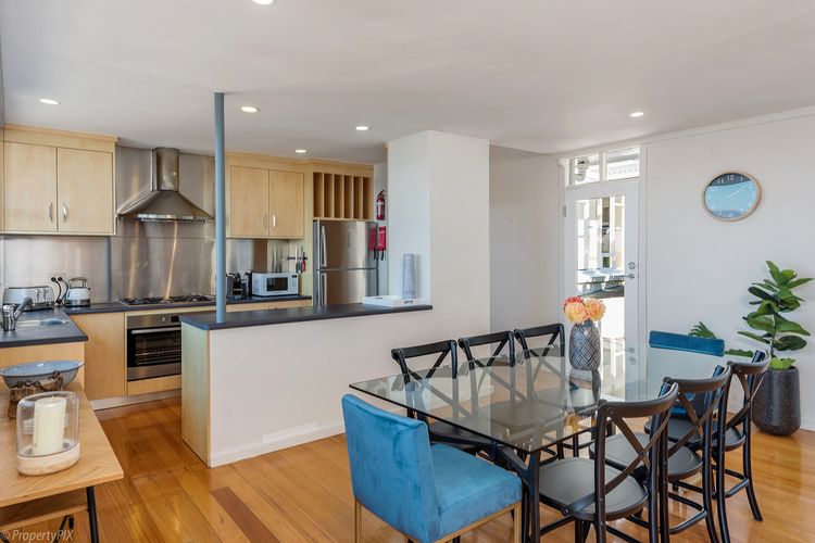 Kitchen/dining - entry level