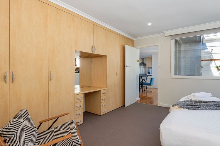 King bedroom - entry level