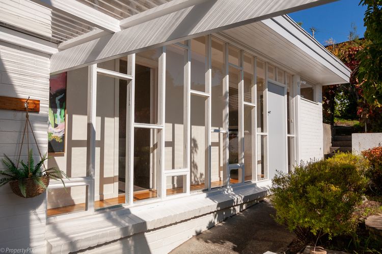 Birngana stylish spacious with stunning views