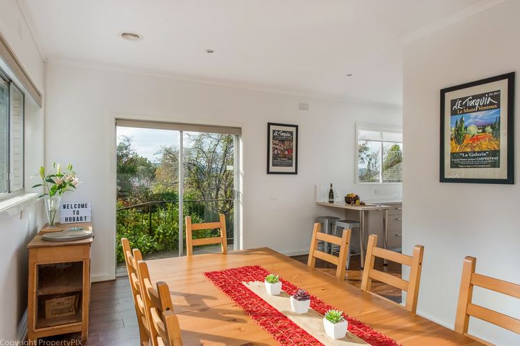 City Lights Spacious walk to restaurant strip