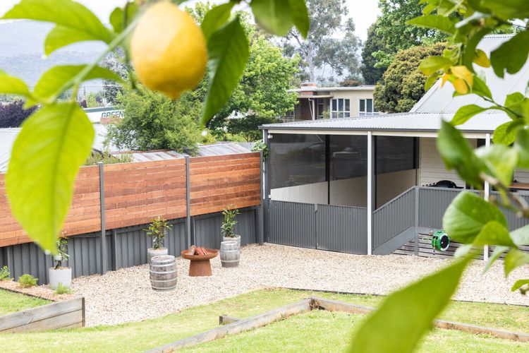 Lemon & Myrtle Cottage