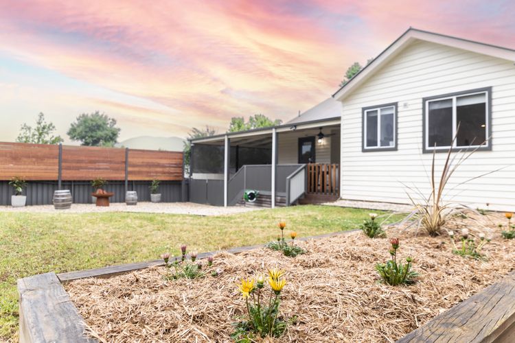 Lemon & Myrtle Cottage