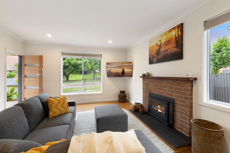 Lemon & Myrtle Cottage