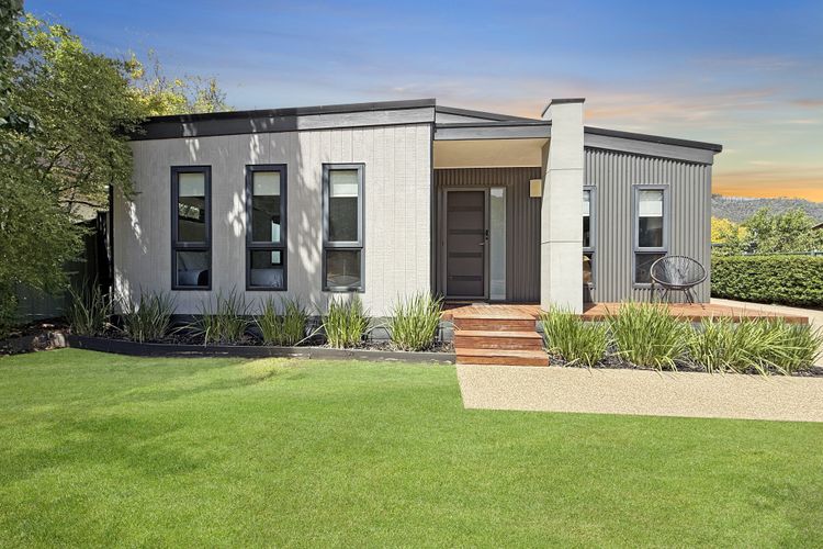 Snowgum Bright Retreat