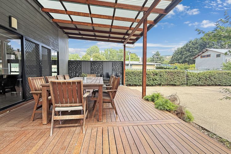 Snowgum Bright Retreat