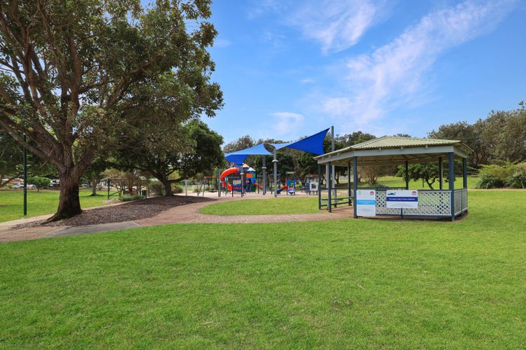Bays Edge – Views Across Port Stephens