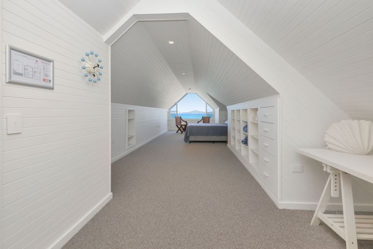 Bays Edge – Views Across Port Stephens