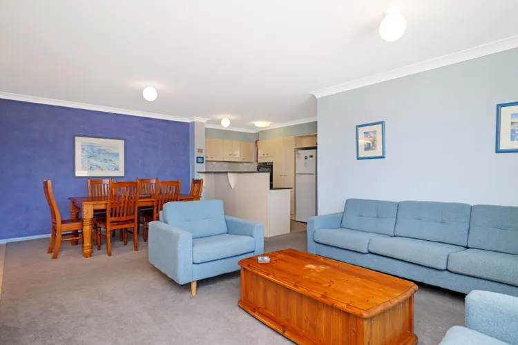 Aquarius 7 – Beach Views & Pool