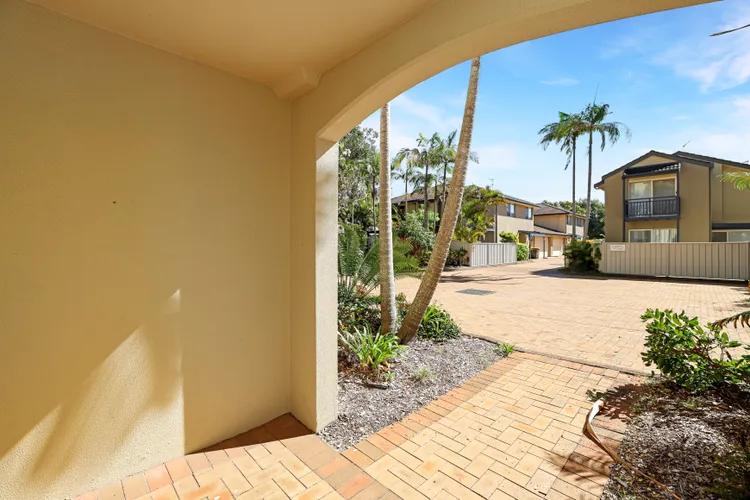 Aquarius 7 – Beach Views & Pool