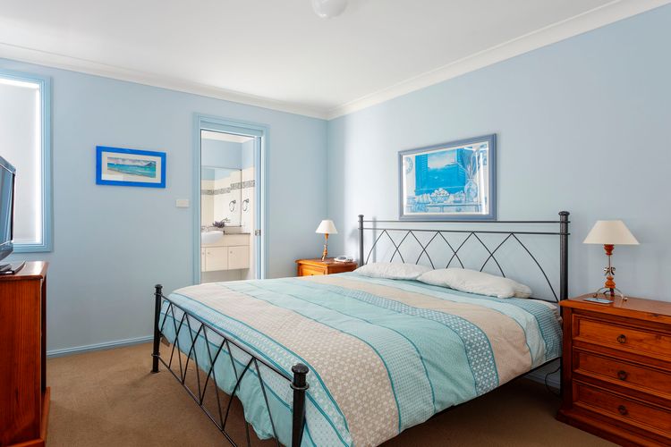 Aquarius Apartment 7