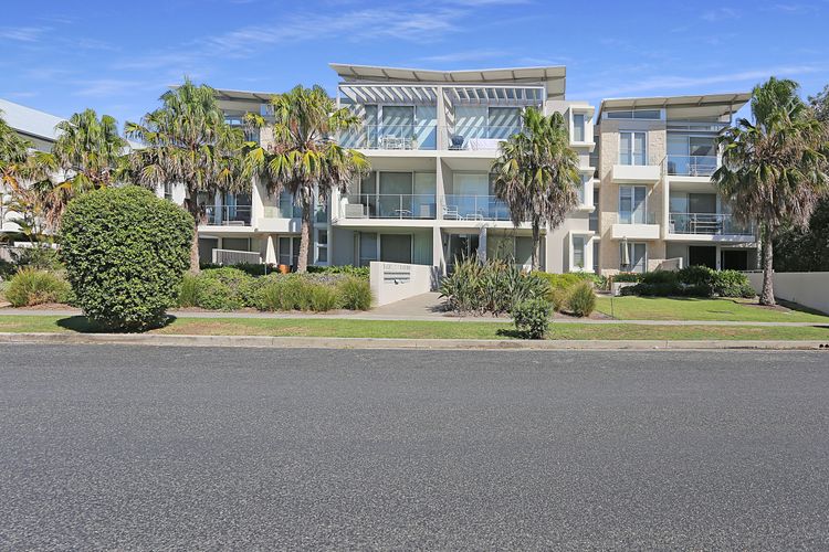 Beachfront on Bennetts | Beaches Apartment 4