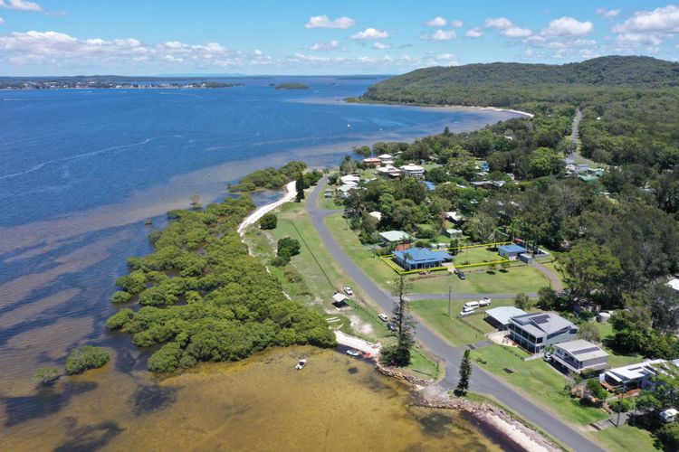 Black Possum Cottage – Views of the Bay