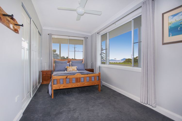 Black Possum Cottage – Views of the Bay