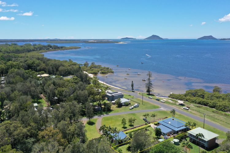 Black Possum Cottage – Views of the Bay