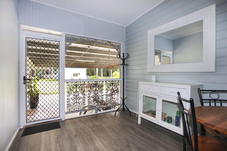Black Possum Cottage – Views of the Bay