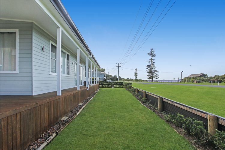 Black Possum Cottage – Views of the Bay