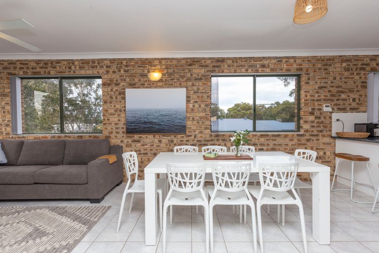 Prelude Penthouse – stroll to the beach