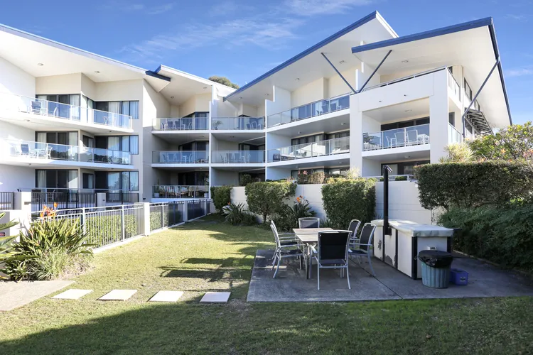 Boathouse 107 – Pool side apartment
