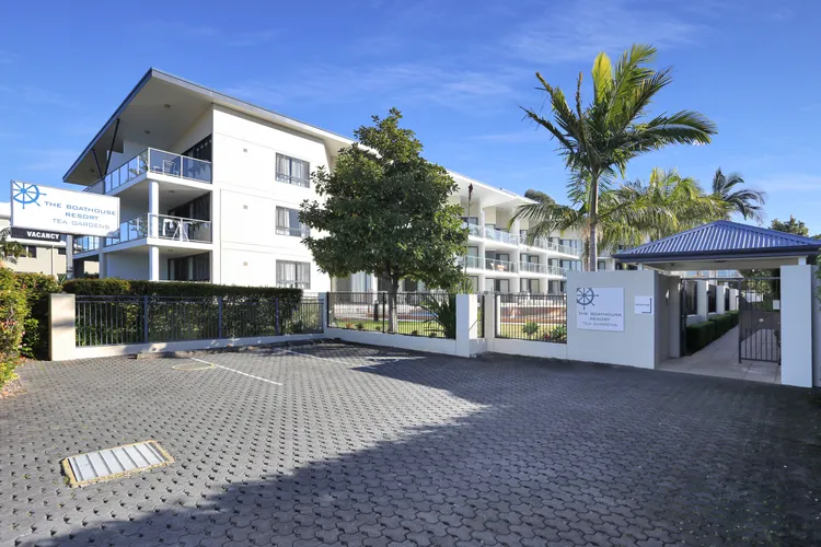 Boathouse 107 – Pool side apartment