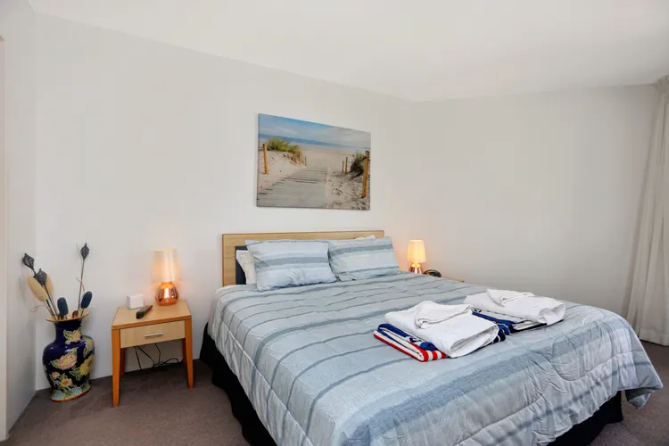 Boathouse 107 – Pool side apartment