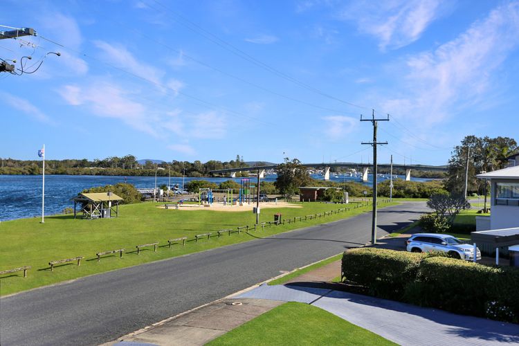 Expansive Myall River Views