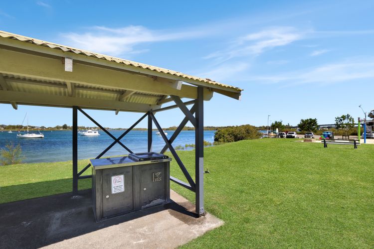 Expansive Myall River Views