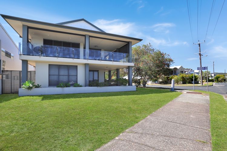 Expansive Myall River Views
