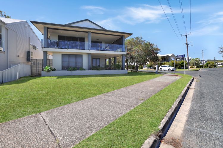 Expansive Myall River Views