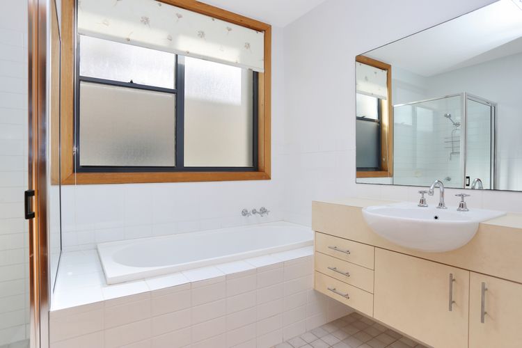 Expansive Myall River Views
