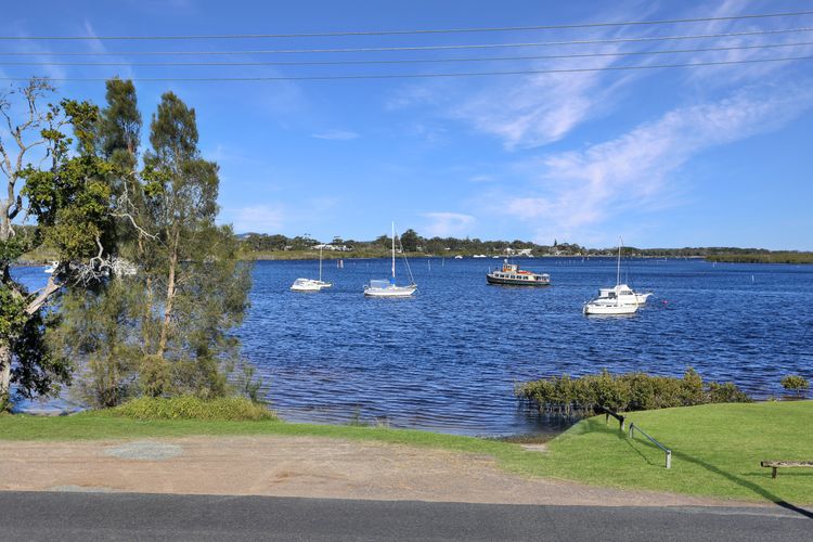 Expansive Myall River Views