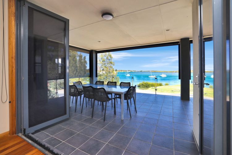 Expansive Myall River Views