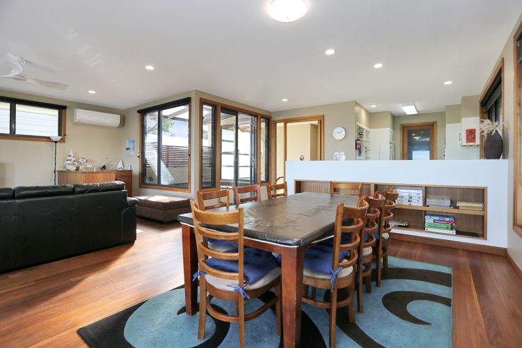 Expansive Myall River Views