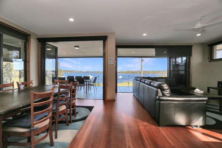 Expansive Myall River Views