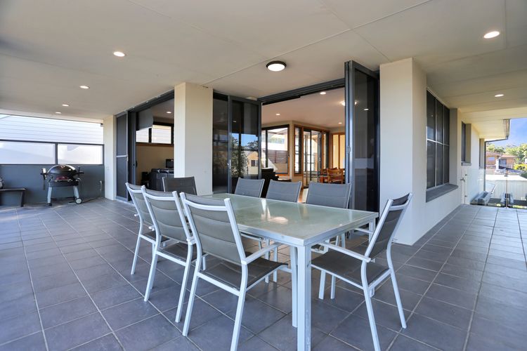 Expansive Myall River Views