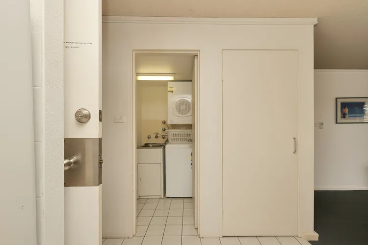 Providence 3 – 100m to the Beach, Ground Floor Retreat