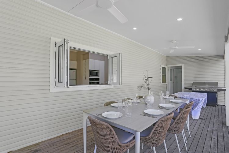 Summer Cottage – Walk to Beaches