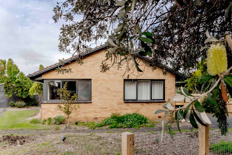 The Lonsdale Residence