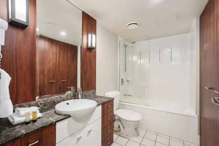 Chevron Renaissance Apartment 2215