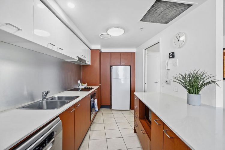 Chevron Renaissance Apartment 2252