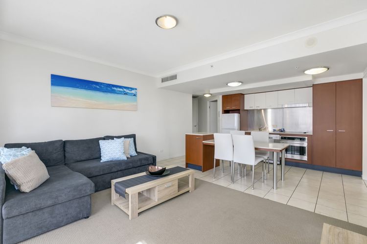 Chevron Renaissance Apartment 1092