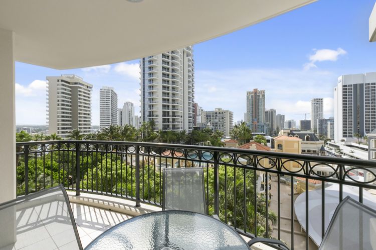 Chevron Renaissance Apartment 1092