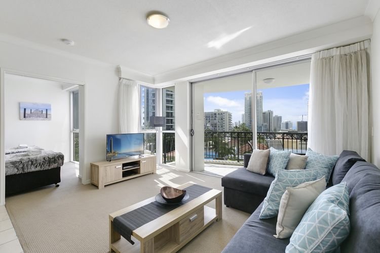 Chevron Renaissance Apartment 1092