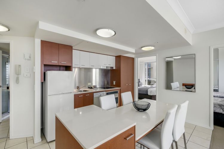 Chevron Renaissance Apartment 1092